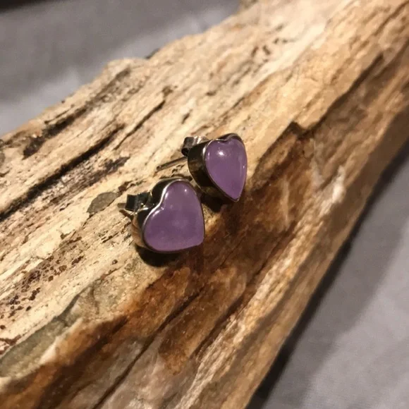 Purple Jade Heart Earrings - Picture 5 of 5